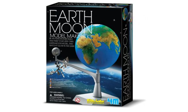Model Zem a mesiac 4M