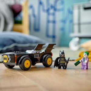 Prenasledovanie v Batmobile LEGO Batman Movie 5